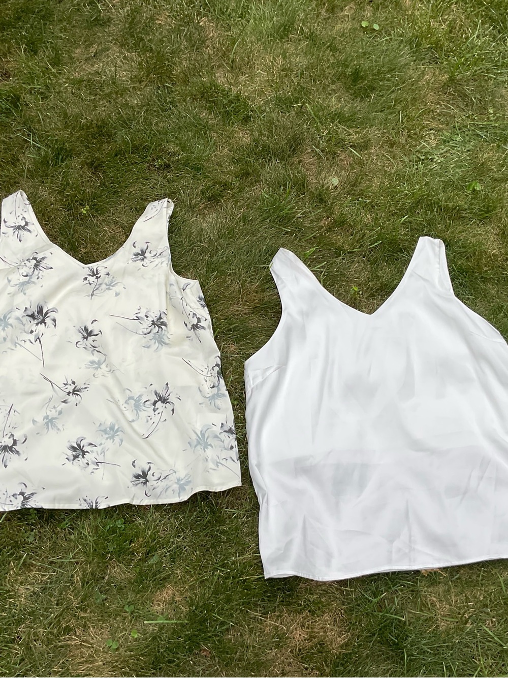 Women's V-Neck Camisole Duo - White & Floral